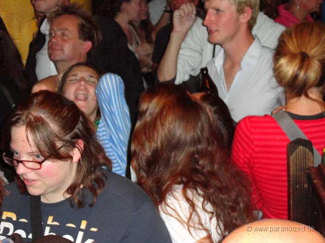 2011 Hands up at Kilians 012.jpg - Volle Hingabe
